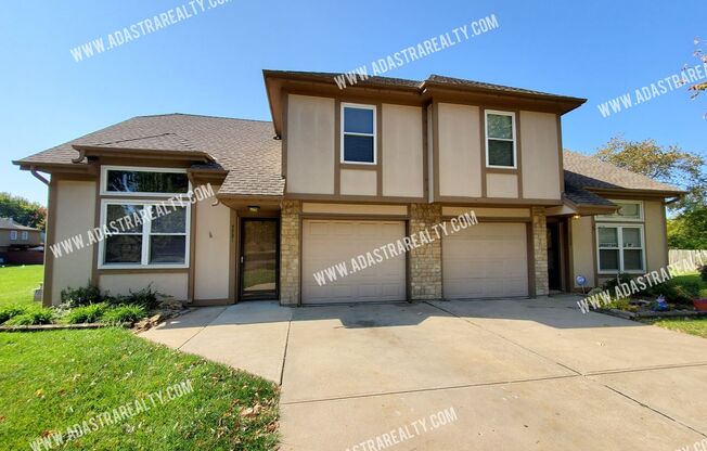 Spacious Duplex in Blue Valley-Available in JUNE!!