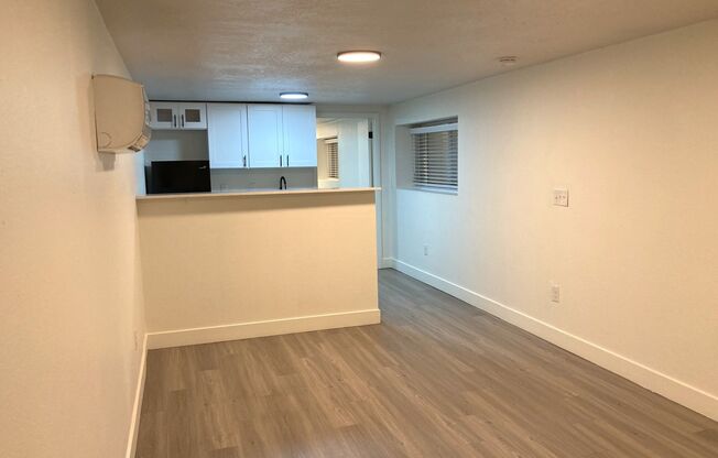 1 bed, 1 bath, 525 sqft, $1,199, Unit 30