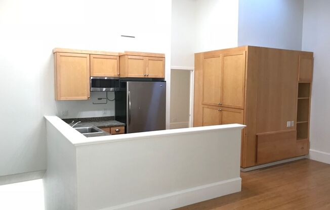 1 bed, 2 baths, $2,750