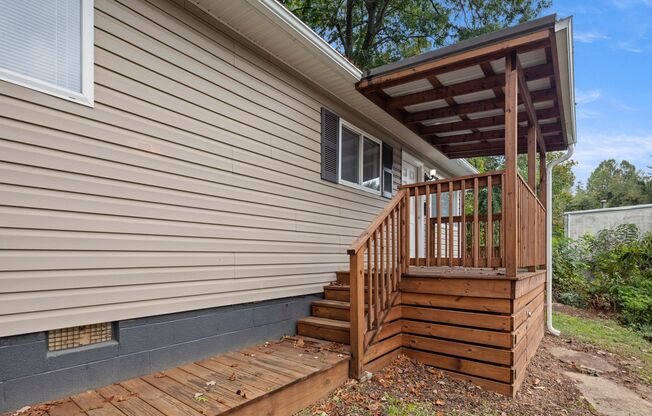 Renovated Cottage - Central West Asheville Location