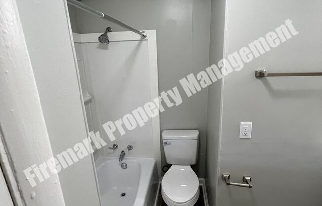 2 beds, 1 bath, $1,299, Unit 7