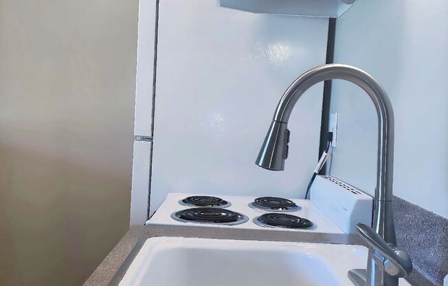 Studio, 1 bath, 420 sqft, $1,045, Unit 51