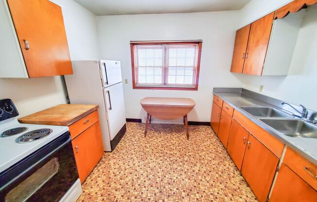 1 bed, 1 bath, $750, Unit 4