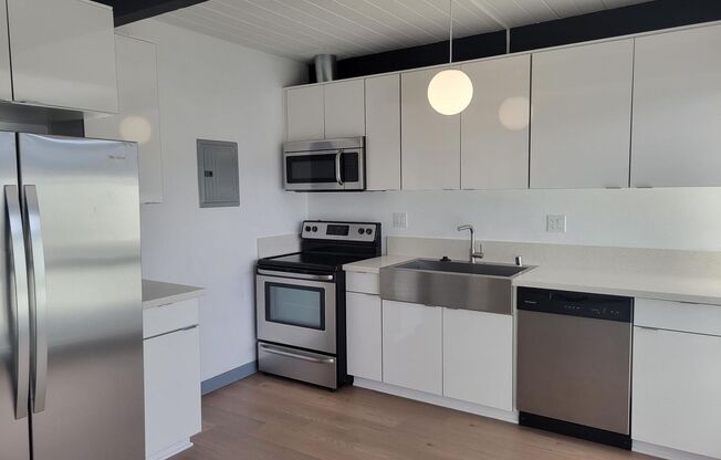 2 beds, 2 baths, 865 sqft, $3,285, Unit 55