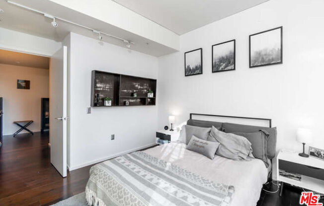 1 bed, 1.5 baths, 1,240 sqft, $3,500, Unit 404