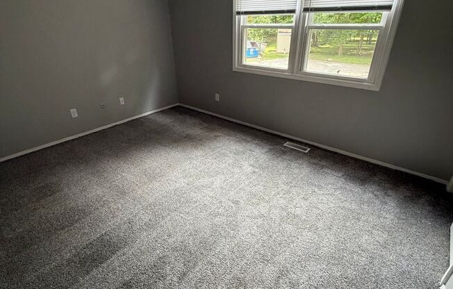 2 beds, 1.5 baths, 928 sqft, $1,085, Unit Unit 402