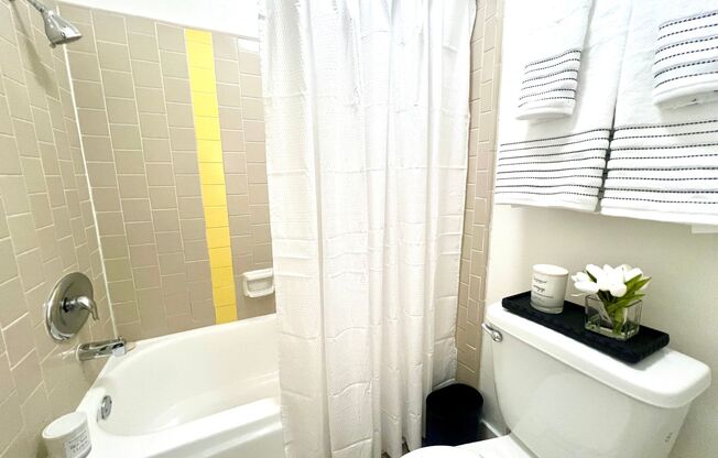 1 bed, 1 bath, 624 sqft, $1,695, Unit 0034