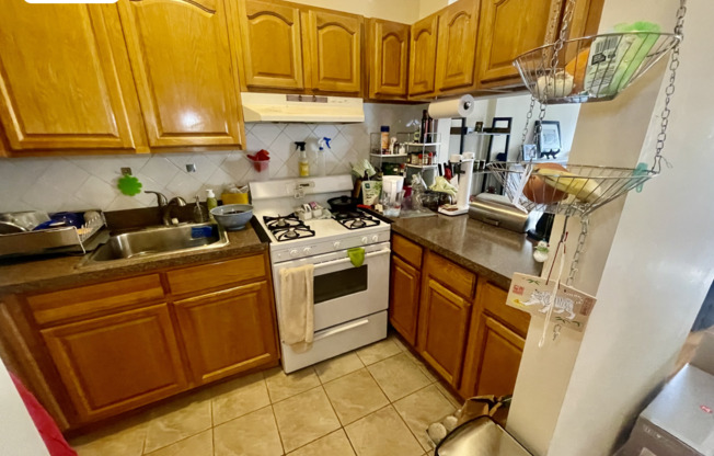 25 E 126 ST