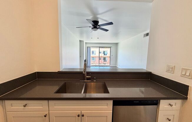 1 bed, 1 bath, 800 sqft, $2,200, Unit 109
