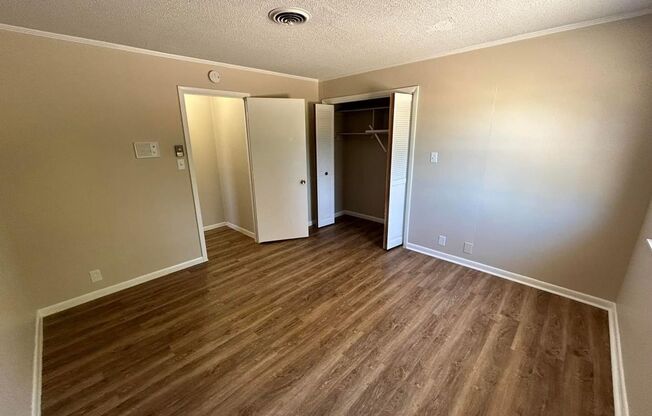 2 beds, 1 bath, 750 sqft, $950, Unit #9 9847