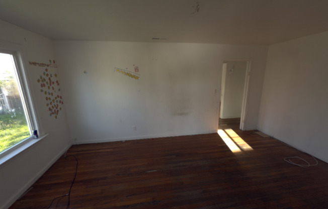 1245 LAUREL AVE