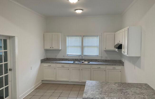 3 beds, 1 bath, $1,100