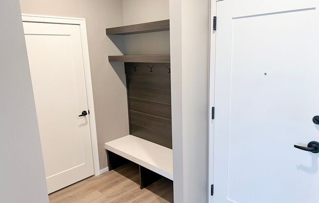 2 beds, 2 baths, 1,092 sqft, $1,750, Unit Bldg 5 Apt 5300