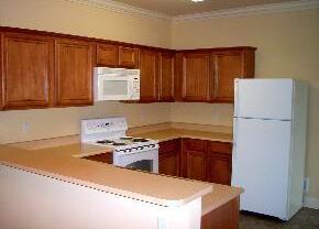 3 beds, 2 baths, $1,500, Unit 604