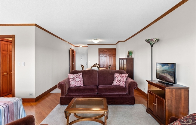 1 bed, 1 bath, 590 sqft, $3,150, Unit 17J