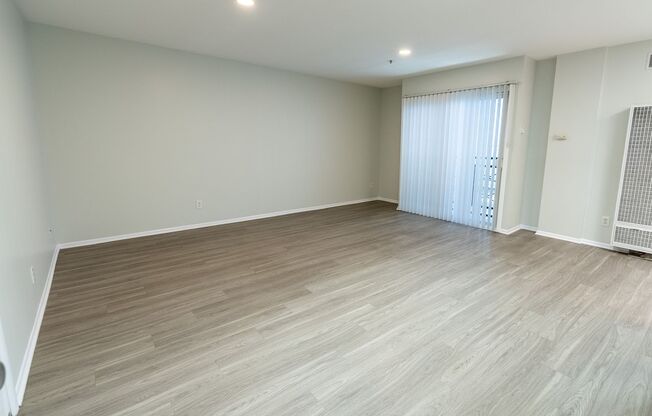 Studio, 1 bath, 275 sqft, $1,848, Unit 210