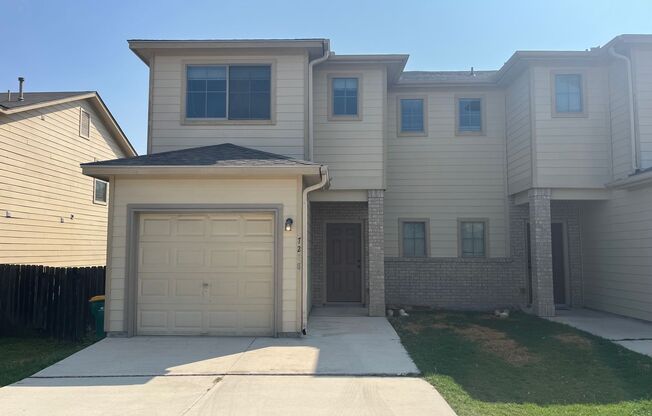 3 beds, 2.5 baths, $1,425