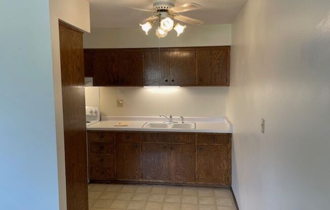 1 bed, 1 bath, $849, Unit 2129 206