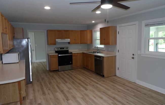 3Bd/2BA   Brick Ranch Home