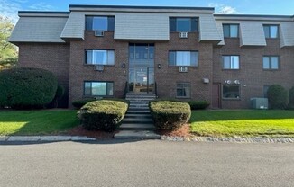 3 HALLMARK GDNS