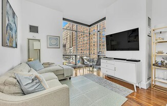 300 E 79 ST