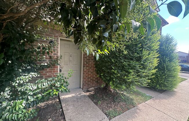 Charming Two-Story Townhouse for Rent!