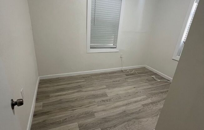 2 beds, 1 bath, 600 sqft, $2,100