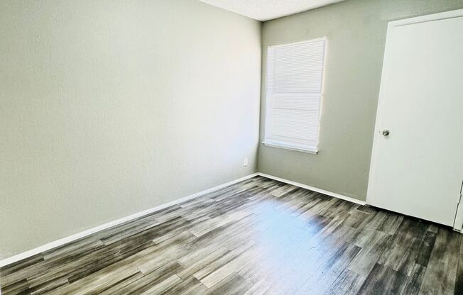 2 beds, 1.5 baths, 859 sqft, $900, Unit 02F