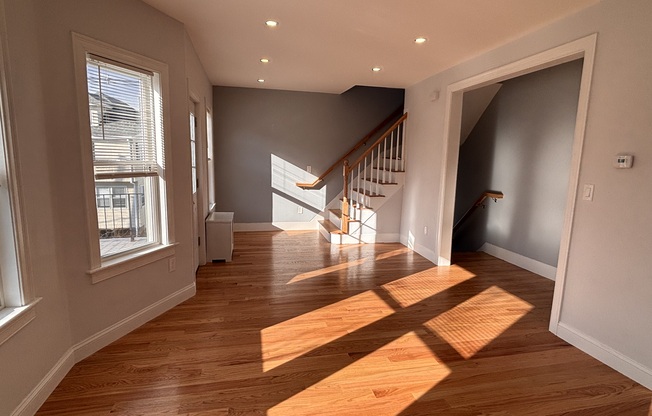 4 beds, 2 baths, 1,700 sqft, $4,900, Unit 1