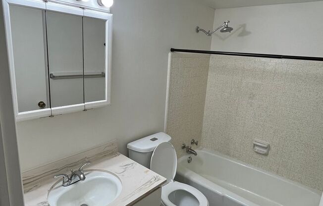 1 bed, 1 bath, 600 sqft, $1,150, Unit 03