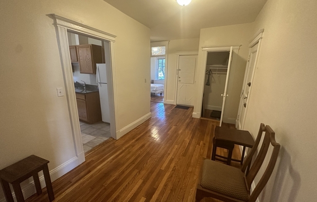 2 beds, 1 bath, 950 sqft, $3,100, Unit 6A