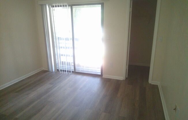 2 beds, 1.5 baths, 975 sqft, $1,150, Unit D