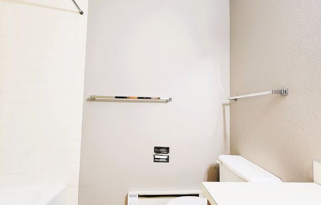 Studio, 1 bath, 440 sqft, $1,005, Unit 217