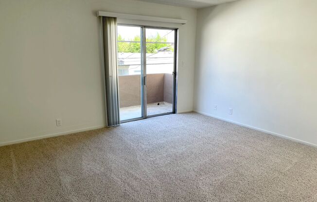 Studio, 1 bath, 360 sqft, $1,650, Unit 40-9