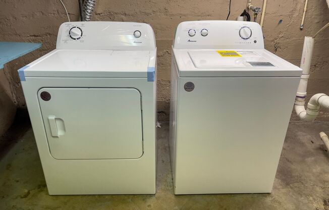 PRELEASING for AUGUST! Close to Campus