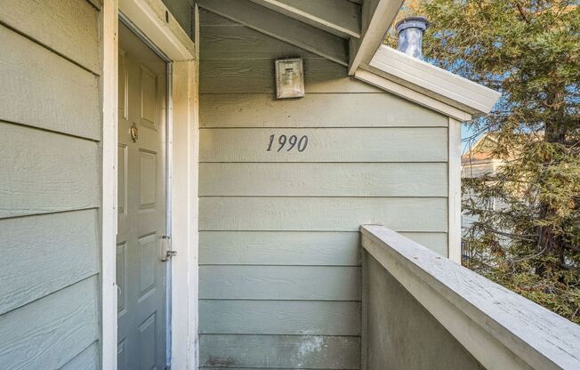 Updated 1-Bedroom Condo with Private Balcony and Garage