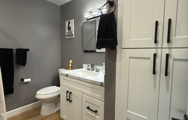 Remodeled 1bed/1bath right in the heart of the vibrant city of Santa Ana