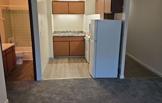 Lakeland Apartments