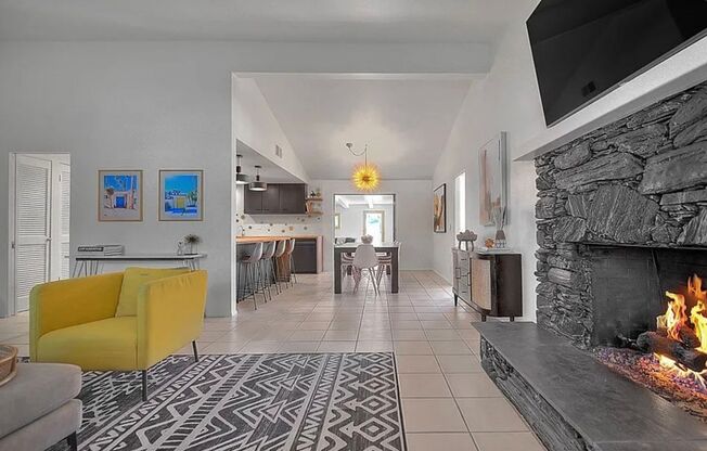 Stylish Palm Springs Home with Indoor-Outdoor Living