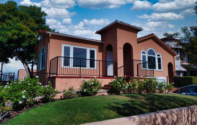 SPACIOUS 2 BED / 1  BATH SINGLE-FAMILY HOME IN BEAUTIFUL LOS ANGELES