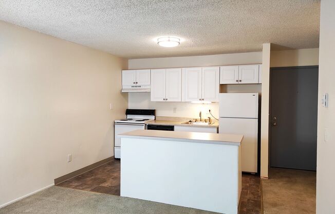 2 beds, 2 baths, 847 sqft, $1,675, Unit 3