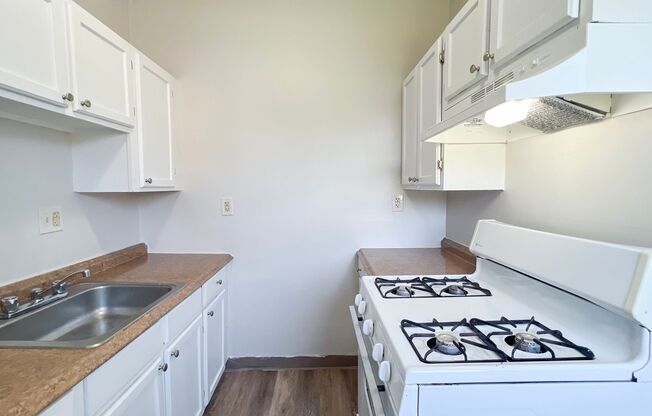 2 beds, 1 bath, $1,430, Unit 3