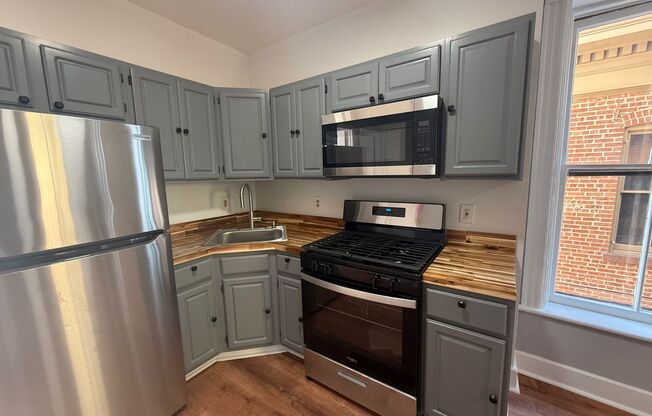 1 bed, 1 bath, 700 sqft, $1,650, Unit Unit 3