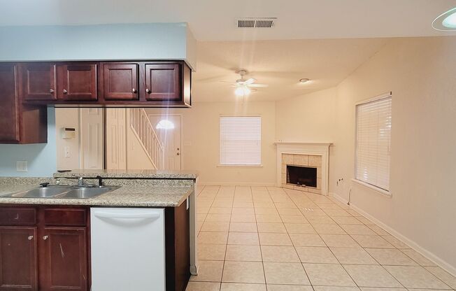 3 beds, 2 baths, $1,500