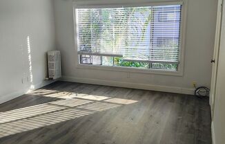 Studio, 1 bath, $1,275, Unit 306