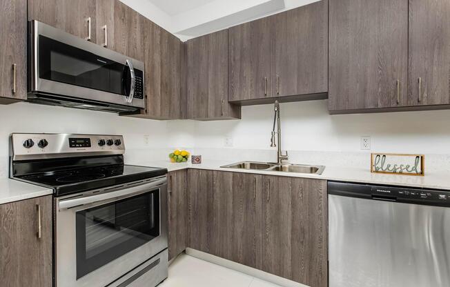 2 beds, 2 baths, 1,175 sqft, $2,315