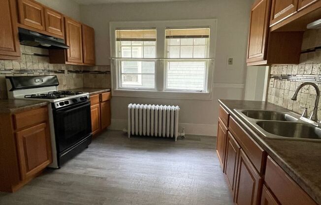 2934 -36 N Farwell Ave