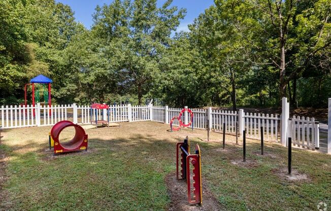 2 beds, 1 bath, $1,300, Unit 2206C