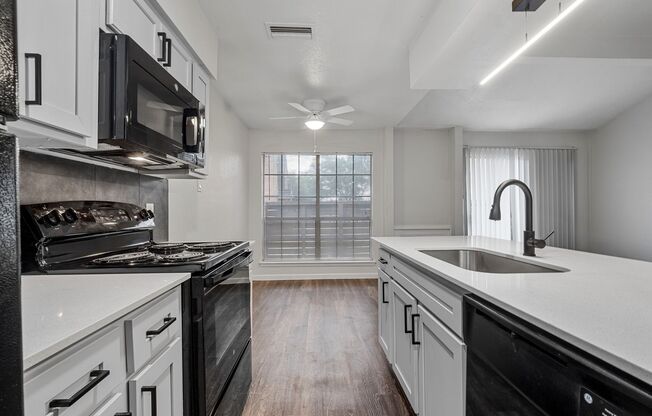 2 beds, 2 baths, 940 sqft, $1,499, Unit 424