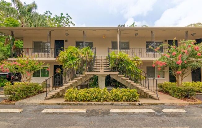 644 N Knowles Avenue #8